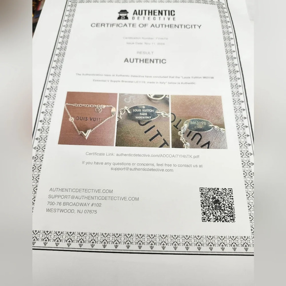 Louis Vuitton Essential V Supple Bracelet - Picture 10 of 10